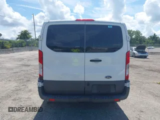 2016 Ford Transit Cargo с VIN 1FTYR1YM2GKB07832, выставлен на аукционе IAAI как лот 42614414 с пробегом Не указан миль и . История ставок и продаж доступна на DreamBid. Изображение 16.