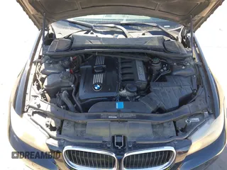 2011 BMW 3 Series 328i z VIN WBAPH5G52BNM80258, wystawiony jako IAAI lot #41763247 z przebiegiem 104 346 mil mil oraz . Historia ofert i sprzedaży dostępna na DreamBid. Obrazek 10.