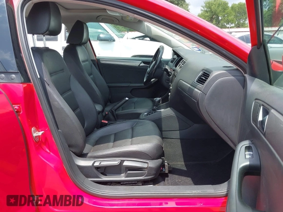 2015 Volkswagen Jetta SE with VIN 3VWD07AJ3FM275737, listed as a IAAI auction lot 42098894 with 131,716 mi miles and . Bid and sale history available at DreamBid. Image 5.