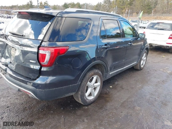 2017 Ford Explorer XLT with VIN 1FM5K8DH4HGC36289, listed as a IAAI auction lot 41433894 with 71,681 mi miles. Bid and sale history available at carsss.com. Image 4.