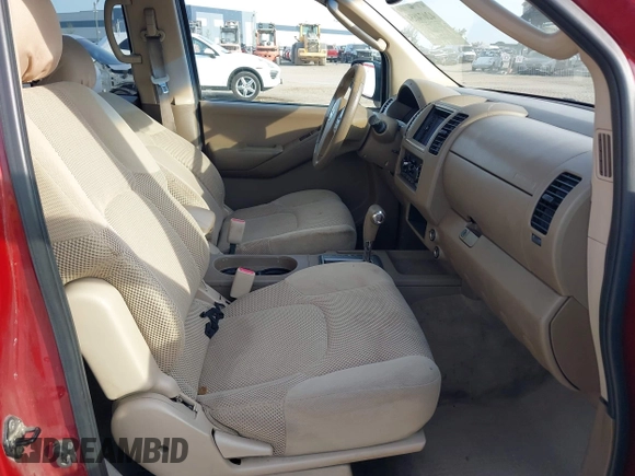 2007 Nissan Frontier SE z VIN 1N6AD07UX7C418640, wystawiony jako IAAI lot #42074654 z przebiegiem 302 031 mil mil oraz . Historia ofert i sprzedaży dostępna na DreamBid. Obrazek 5.
