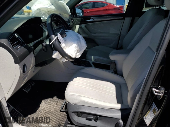 2023 Volkswagen Tiguan SE R-Line Black z VIN 3VVCB7AXXPM038789, wystawiony jako Copart lot #55161415 z przebiegiem 36 269 mil mil oraz Szkoda całkowita • Salvage title. Historia ofert i sprzedaży dostępna na DreamBid. Obrazek 7.