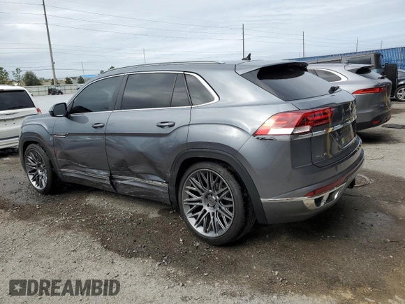 2020 Volkswagen Atlas SEL R-Line with VIN 1V2RE2CA6LC218759, listed as a Copart auction lot 88995435 with 61,609 mi miles and Salvage title. Bid and sale history available at DreamBid. Image 2.