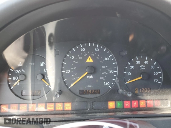 2000 Mercedes-Benz M 320/430/500 with VIN 4JGAB72E5YA173269, listed as a Copart auction lot 71520714 with 239,248 mi miles and Clean title. Bid and sale history available at DreamBid. Image 9.