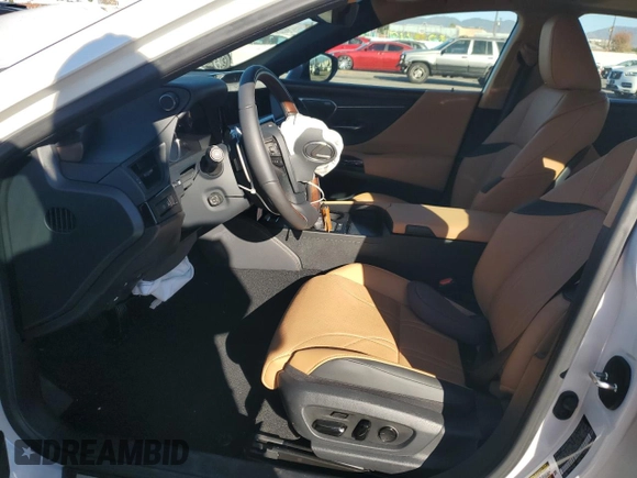 2024 Lexus ES 300h Luxury с VIN 58AEA1C18RU053312, выставлен на аукционе Copart как лот 83362094 с пробегом 1 614 миль миль и Списание • Salvage title. История ставок и продаж доступна на DreamBid. Изображение 7.