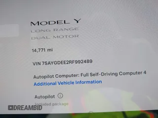 2024 Tesla Model Y Long Range z VIN 7SAYGDEE2RF992489, wystawiony jako IAAI lot #42258232 z przebiegiem 14 771 mil mil oraz . Historia ofert i sprzedaży dostępna na DreamBid. Obrazek 7.