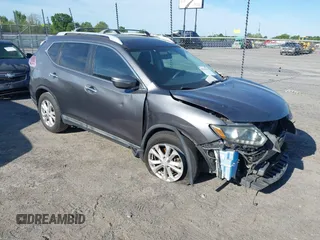 2014 Nissan Rogue S z VIN 5N1AT2MT4EC851800, wystawiony jako IAAI lot #42025994 z przebiegiem 141 893 mil mil oraz . Historia ofert i sprzedaży dostępna na DreamBid. Obrazek 1.