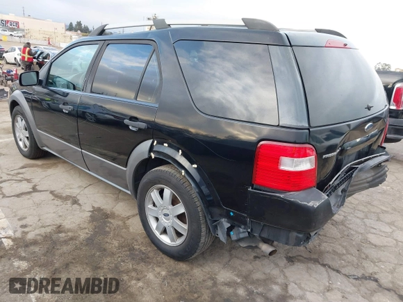 2005 Ford Freestyle SE with VIN 1FMZK01195GA33128, listed as a IAAI auction lot 41767224 with 199,751 mi miles. Bid and sale history available at carsss.com. Image 3.