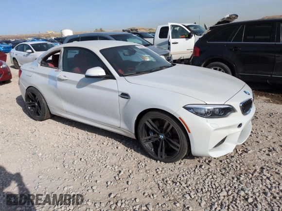 2018 BMW M2 z VIN WBS1J5C59J7B70092, wystawiony jako Copart lot #52558485 z przebiegiem 2 614 mil mil oraz Szkoda całkowita • Salvage title. Historia ofert i sprzedaży dostępna na DreamBid. Obrazek 4.