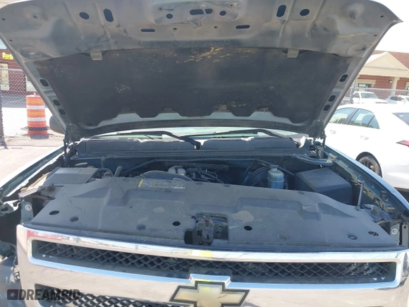 2010 Chevrolet Silverado 1500 LT with VIN 3GCRCSE00AG129825, listed as a IAAI auction lot 42003399 with 305,636 mi miles. Bid and sale history available at carsss.com. Image 10.