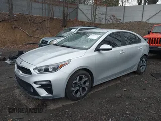 2021 Kia Forte LXS z VIN 3KPF24AD5ME284641, wystawiony jako IAAI lot #41946726 z przebiegiem 84 684 mil mil oraz . Historia ofert i sprzedaży dostępna na DreamBid. Obrazek 18.