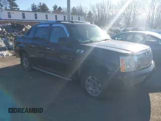 2003 Cadillac Escalade EXT with VIN 3GYEK63N83G321790, listed as a IAAI auction lot 41707862 with 153,135 mi miles. Bid and sale history available at carsss.com. Image 1.