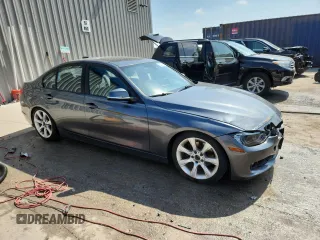 2014 BMW 3 Series 320i xDrive z VIN WBA3C3C52EP661263, wystawiony jako Copart lot #63203495 z przebiegiem 190 412 mil mil oraz Nie do naprawy • Non repairable. Historia ofert i sprzedaży dostępna na DreamBid. Obrazek 4.