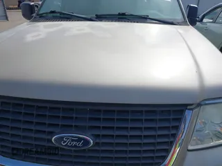2005 Ford Expedition Special Service with VIN 1FMPU15595LA67565, listed as a IAAI auction lot 41723035 with 106,512 mi miles. Bid and sale history available at carsss.com. Image 16.