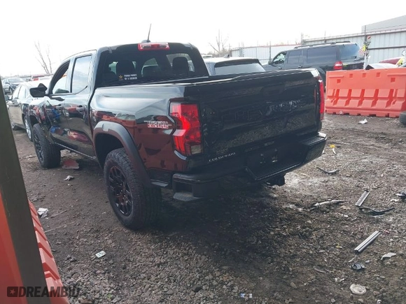 2024 Chevrolet Colorado 4WD Trail Boss with VIN 1GCPTEEK5R1138959, listed as a IAAI auction lot 41363463 with 5,514 mi miles. Bid and sale history available at carsss.com. Image 3.