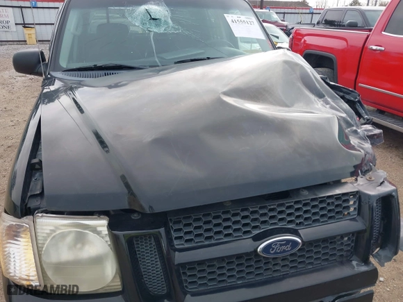 2004 Ford Explorer Sport Trac XLS with VIN 1FMZU77K64UB43072, listed as a IAAI auction lot 41555127 with 175,269 mi miles. Bid and sale history available at carsss.com. Image 10.