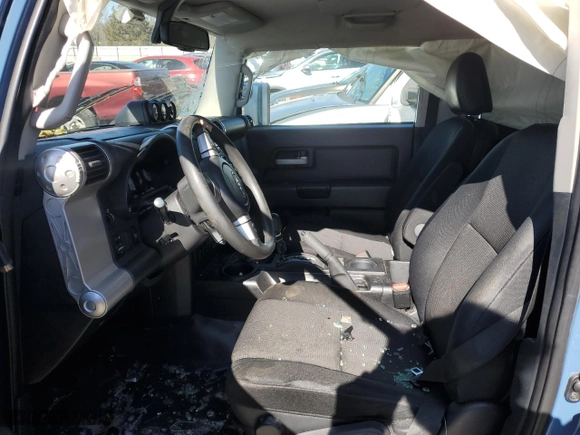 2011 Toyota FJ Cruiser with VIN JTEBU4BF1BK102982, listed as a Copart auction lot 47958985 with 215,418 mi miles and Salvage Title. Bid and sale history available at carsss.com. Image 7.