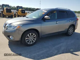 2015 Nissan Pathfinder SV with VIN 5N1AR2MM2FC716758, listed as a Copart auction lot 61843455 with 105,127 mi miles and Salvage title. Bid and sale history available at DreamBid. Image 1.