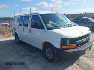 2006 Chevrolet Express Cargo Van with VIN 1GCFG15X361223525, listed as a IAAI auction lot 41536540 with 200,679 mi miles. Bid and sale history available at carsss.com. Image 1.
