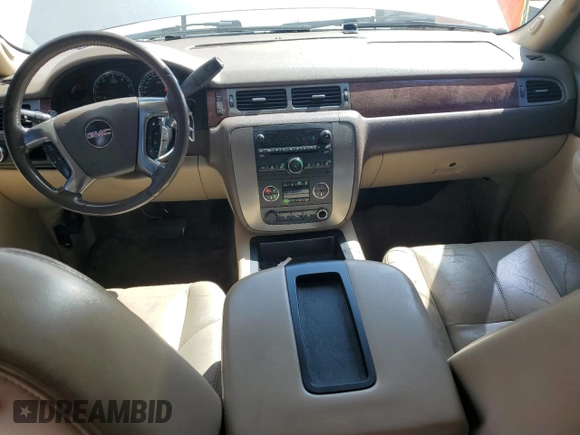 2007 GMC Yukon XL SLT z VIN 1GKFC16037R181233, wystawiony jako Copart lot #61639285 z przebiegiem 152 408 mil mil oraz Czysty tytuł • Clean title. Historia ofert i sprzedaży dostępna na DreamBid. Obrazek 8.