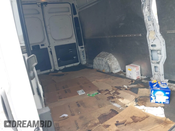 2018 Ram ProMaster Cargo with VIN 3C6URVJG3JE114543, listed as a IAAI auction lot 39218428 with 194,482 mi miles. Bid and sale history available at carsss.com. Image 8.