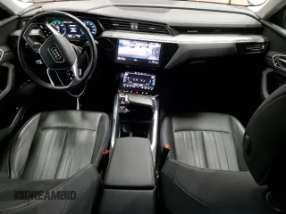 2021 Audi e-tron Premium Plus z VIN WA1LAAGE8MB015982, wystawiony jako Copart lot #47356315 z przebiegiem 43 618 mil mil oraz Nie do naprawy • Non repairable. Historia ofert i sprzedaży dostępna na DreamBid. Obrazek 8.