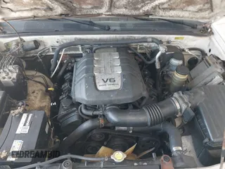 2000 Isuzu Rodeo S z VIN 4S2CK58WXY4317404, wystawiony jako IAAI lot #42261101 z przebiegiem 192 918 mil mil oraz . Historia ofert i sprzedaży dostępna na DreamBid. Obrazek 10.