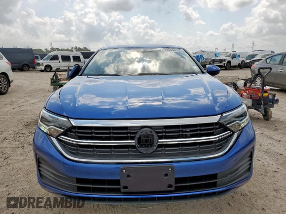 2024 Volkswagen Jetta SE with VIN 3VWEM7BU9RM007894, listed as a Copart auction lot 59669815 with 35,023 mi miles and Salvage title. Bid and sale history available at DreamBid. Image 5.