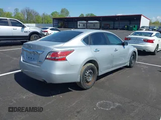 2014 Nissan Altima SV with VIN 1N4AL3AP0EC323033, listed as a IAAI auction lot 41665147 with 145,271 mi miles and . Bid and sale history available at carsss.com. Image 4.
