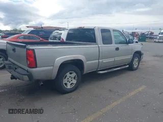 2005 Chevrolet Silverado 1500 Z71 with VIN 1GCEK19Z55Z212497, listed as a IAAI auction lot 42172303 with 322,246 mi miles and . Bid and sale history available at DreamBid. Image 4.