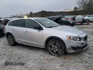 2018 Volvo V60 z VIN YV440MWK4J2056026, wystawiony jako Copart lot #83186344 z przebiegiem 45 495 mil mil oraz Szkoda całkowita • Salvage title. Historia ofert i sprzedaży dostępna na DreamBid. Obrazek 4.
