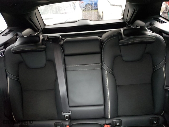 2019 Volvo XC60 R-Design with VIN LYV102RM1KB292754, listed as a Copart auction lot 46873114 with 29,943 mi miles and Clean Title. Bid and sale history available at carsss.com. Image 10.
