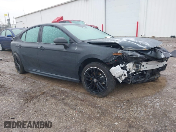 2025 Toyota Camry LE z VIN 4T1DAACK5SU543384, wystawiony jako IAAI lot #41522073 z przebiegiem 27 308 mil mil oraz . Historia ofert i sprzedaży dostępna na DreamBid. Obrazek 1.