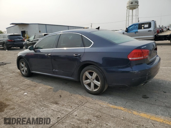 2012 Volkswagen Passat SE z VIN 1VWBH7A35CC048712, wystawiony jako Copart lot #58867305 z przebiegiem 162 954 mil mil oraz Czysty tytuł • Clean title. Historia ofert i sprzedaży dostępna na DreamBid. Obrazek 2.