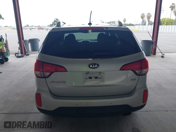 2015 Kia Sorento LX with VIN 5XYKT4A64FG589597, listed as a IAAI auction lot 42068816 with 107,948 mi miles. Bid and sale history available at carsss.com. Image 16.