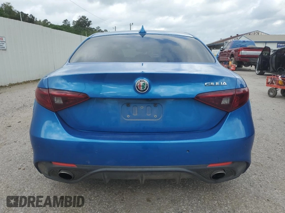 2017 Alfa Romeo Giulia z VIN ZARFAEBN2H7560009, wystawiony jako Copart lot #51689015 z przebiegiem 101 979 mil mil oraz Szkoda całkowita • Salvage title. Historia ofert i sprzedaży dostępna na DreamBid. Obrazek 6.