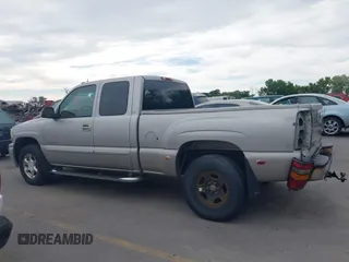2004 GMC Sierra Denali z VIN 2GTFK69U741354475, wystawiony jako IAAI lot #42334568 z przebiegiem 305 379 mil mil oraz . Historia ofert i sprzedaży dostępna na DreamBid. Obrazek 13.