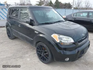 2010 Kia Soul + with VIN KNDJT2A28A7125814, listed as a IAAI auction lot 41808123 with 171,124 mi miles. Bid and sale history available at carsss.com. Image 1.