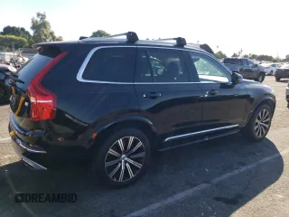 2021 Volvo XC90 Inscription Expression with VIN YV4BR0CL2M1675561, listed as a Copart auction lot 71400423 with 24,550 mi miles. Bid and sale history available at carsss.com. Image 3.