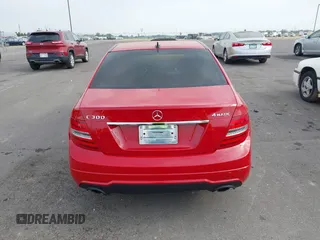 2013 Mercedes-Benz C 300 Sport с VIN WDDGF8AB1DA787560, выставлен на аукционе IAAI как лот 42275838 с пробегом 86 024 миль миль и . История ставок и продаж доступна на DreamBid. Изображение 16.