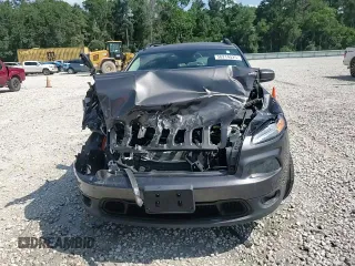 2018 Jeep Cherokee Latitude Tech Connect z VIN 1C4PJLCB8JD544024, wystawiony jako Copart lot #56214525 z przebiegiem 84 302 mil mil oraz Szkoda całkowita • Salvage title. Historia ofert i sprzedaży dostępna na DreamBid. Obrazek 14.