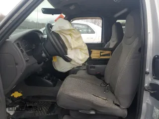 2001 Ford Ranger XL Fleet with VIN 1FTZR15E11TA47318, listed as a Copart auction lot 53272335 with 265,666 mi miles and Salvage title. Bid and sale history available at DreamBid. Image 7.