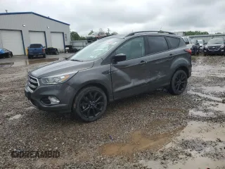 2019 Ford Escape SE z VIN 1FMCU9GD0KUB92431, wystawiony jako Copart lot #59901535 z przebiegiem 36 406 mil mil oraz Szkoda całkowita • Salvage title. Historia ofert i sprzedaży dostępna na DreamBid. Obrazek 1.