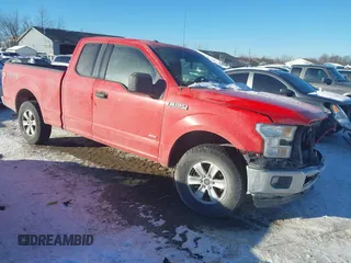 2015 Ford F-150 XLT with VIN 1FTEX1EP4FKE91098, listed as a IAAI auction lot 41232888 with 175,693 mi miles. Bid and sale history available at carsss.com. Image 1.