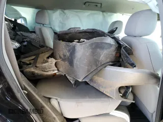 2022 GMC Acadia SLE с VIN 1GKKNKL40NZ143218, выставлен на аукционе Copart как лот 52798515 с пробегом Не указан миль и На запчасти • Non repairable. История ставок и продаж доступна на DreamBid. Изображение 11.