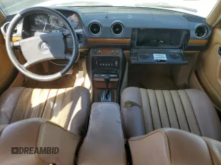 1985 Mercedes-Benz 300 with VIN WDBAB33C5FA264693, listed as a Copart auction lot 47318655 with 241,531 mi miles and Clean Title. Bid and sale history available at DreamBid. Image 8.