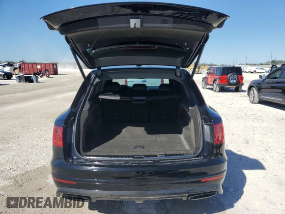 2018 Bentley Bentayga Signature z VIN SJAAC2ZV8JC020603, wystawiony jako Copart lot #44983945 z przebiegiem 48 565 mil mil oraz Szkody całkowita. Historia ofert i sprzedaży dostępna na DreamBid. Obrazek 6.