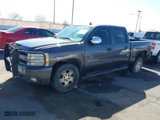2011 Chevrolet Silverado 1500 LT with VIN 3GCPCSE04BG137550, listed as a IAAI auction lot 41939195 with 267,185 mi miles. Bid and sale history available at carsss.com. Image 14.