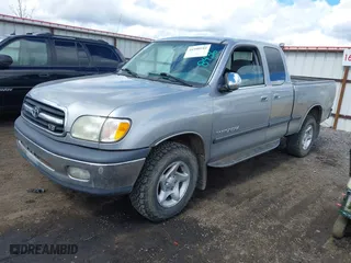 2002 Toyota Tundra SR5 with VIN 5TBBT44172S324808, listed as a IAAI auction lot 41998084 with 233,109 mi miles. Bid and sale history available at carsss.com. Image 2.