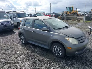 2005 Scion xA z VIN JTKKT624050122263, wystawiony jako IAAI lot #41828190 z przebiegiem 187 723 mil mil oraz . Historia ofert i sprzedaży dostępna na DreamBid. Obrazek 1.